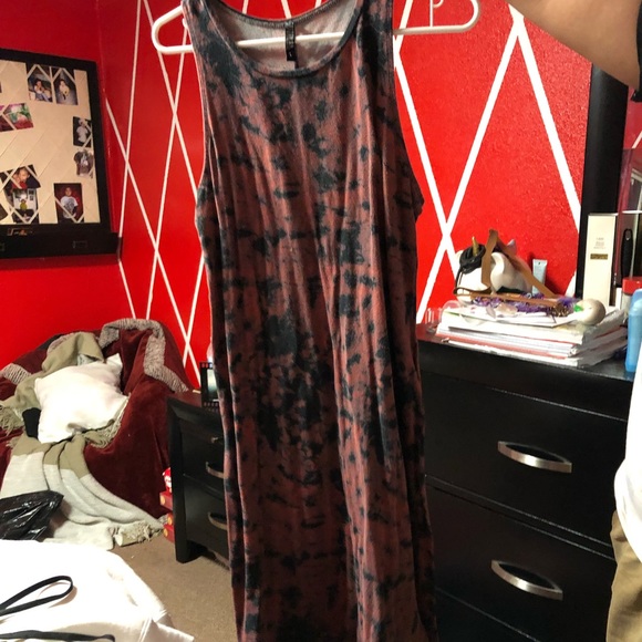 Dress - Picture 1 of 2